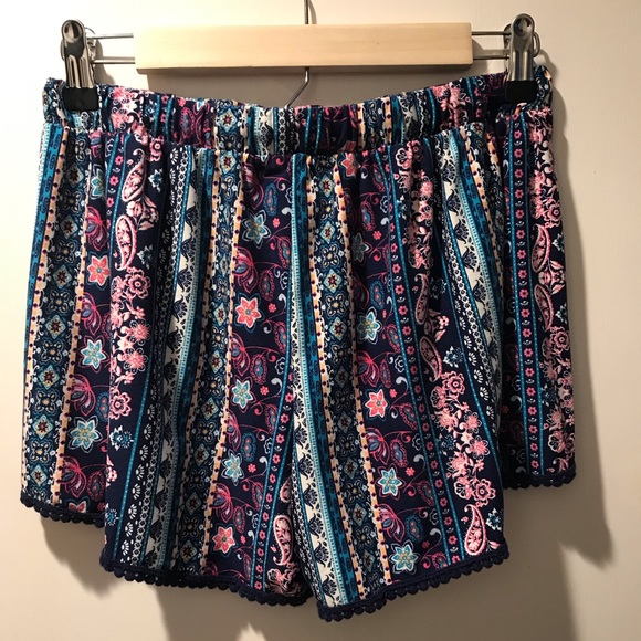 Girl’s shorts - Picture 2 of 2